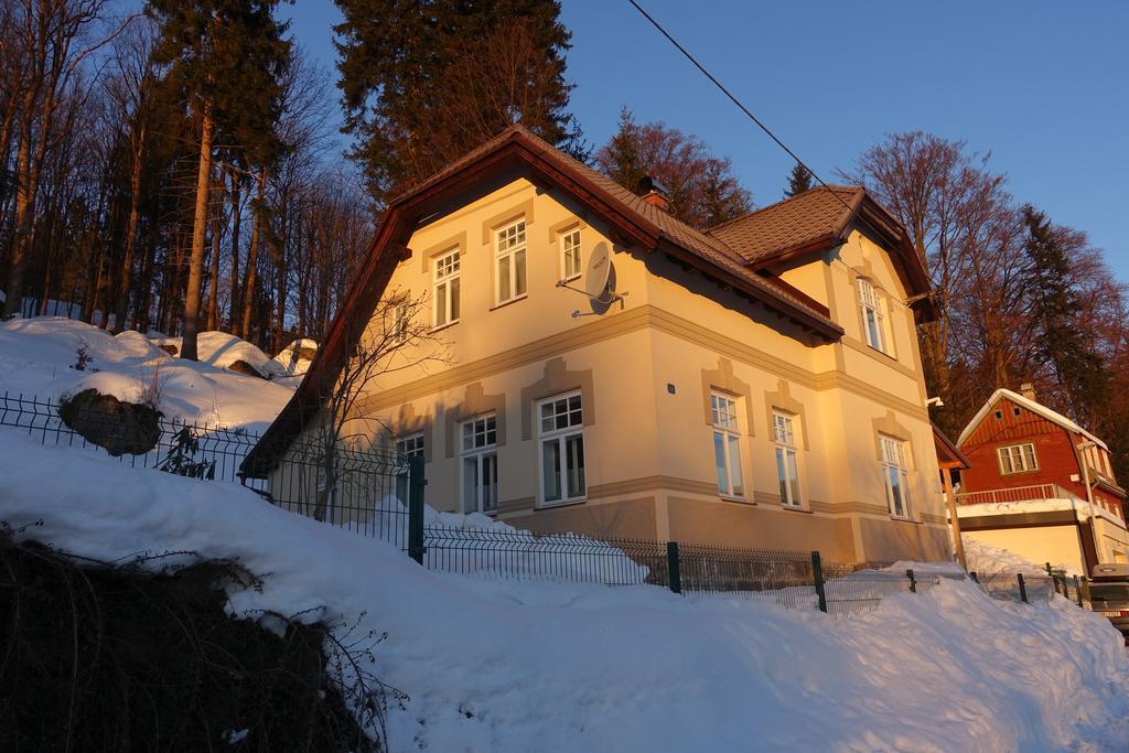 Asika Villa Josefův Důl Buitenkant foto